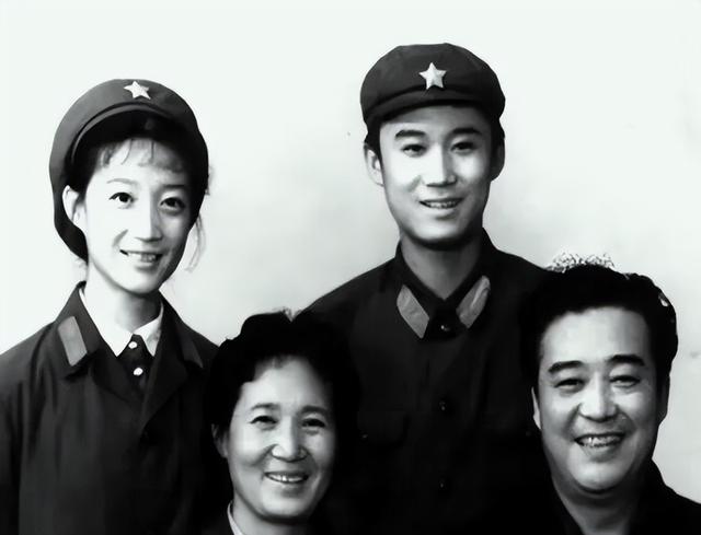 于洋97岁妻子杨静去世,儿子早逝女儿定居美国,晚年住护理公寓