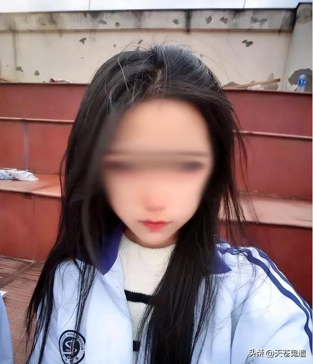 湖北24岁校花被裸身囚禁,与蛇同住场面污秽,幕后黑手曝光引众怒