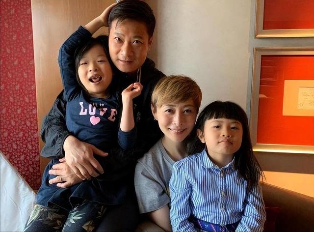 终究是物是人非!前港姐李珊珊患病多年,如今身材臃肿仍单身