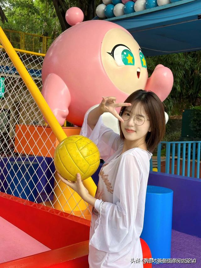 扬州大学校花颜值逆天,甜美气质秒杀众人,初恋感让人沉醉
