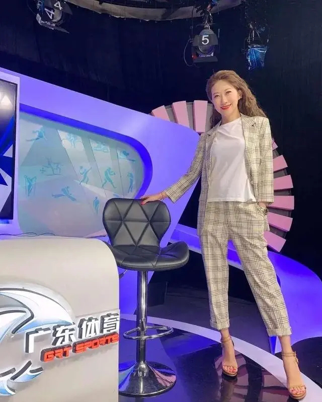 广东电视台体育频道6位美女主持人美腿高跟,尽显御姐气质!