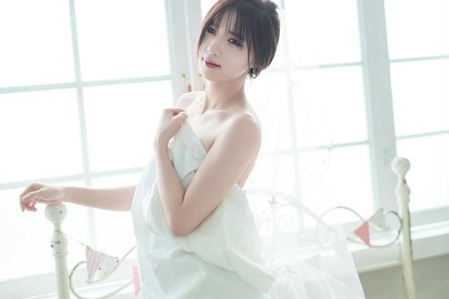 甜美性感女神新娘妆摄影写真