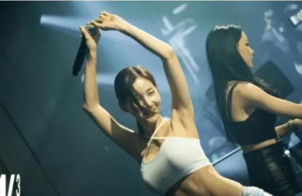 韩国仙女级DJ火了,“韩国第一女DJ”地位不稳,堪称“加强版”