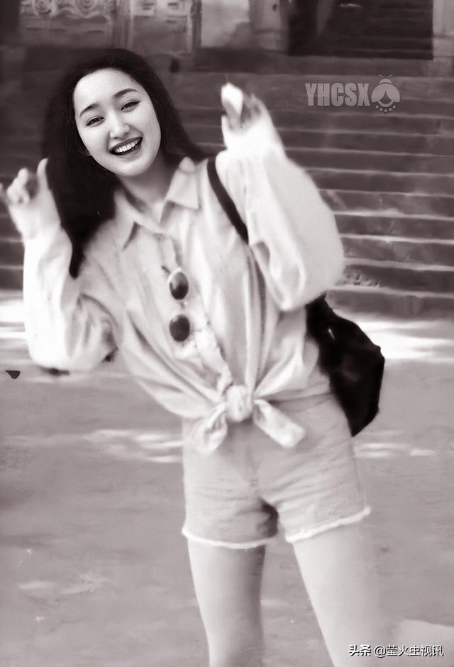 20年前的杨钰莹真如传说那么美吗?一组黑白老照片,给你答案