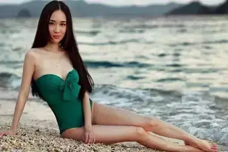 霍思燕一脱成名,现场揉捏杜江的翘臀,曾和黄奕大打口水战