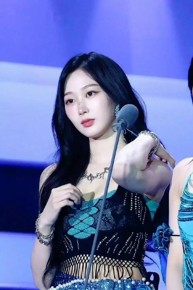 日韩混血性感女星-内永枝利,美女模特写真