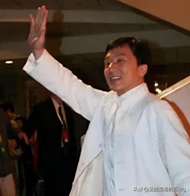 被成龙“泡过”的3位女星,个个人间绝色,是玩玩而已还是真爱?