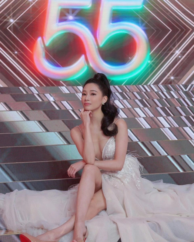 TVB新晋性感女神自曝拍泳装戏上围不慎走光,监制急忙删片重拍