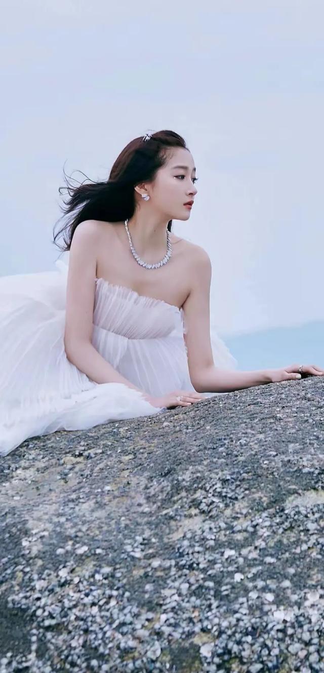 北京美女明星:颜值与才华共璀璨
