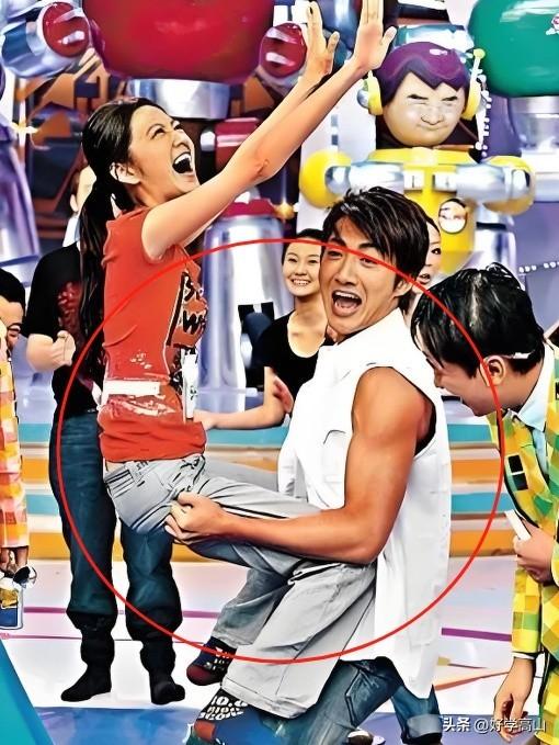 强吻、摸胸、掀裙底,这些男星究竟是真敬业,还是借机揩油?