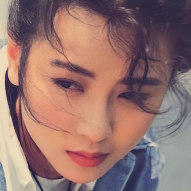 “短发女神”袁洁莹的香艳情史,和她的出道经历
