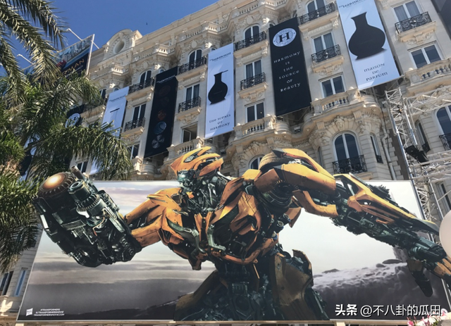 昆汀被曝舔舞娘的脚,吮吸30分钟,此前他就被曝是恋足癖