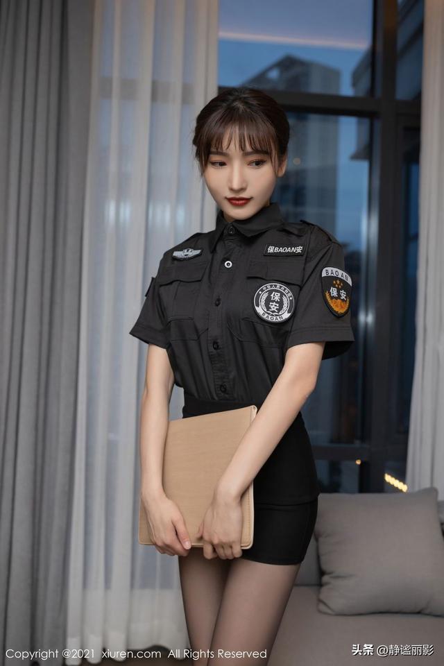【黑裙诱惑】陆萱萱化身美女保安,紧身黑丝尽显优雅气质