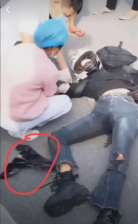 19岁机车女网红去世,目击者曝光细节,现场惨烈,喜欢穿丝袜飙车