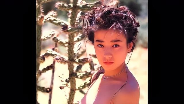 日本女神,17岁拍全裸写真,34岁嫁豪门19年不生子仍被宠上天