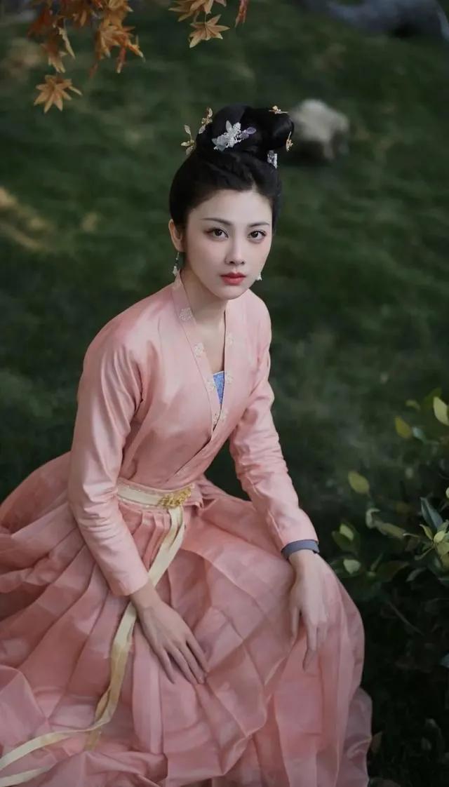 美女王伊瑶