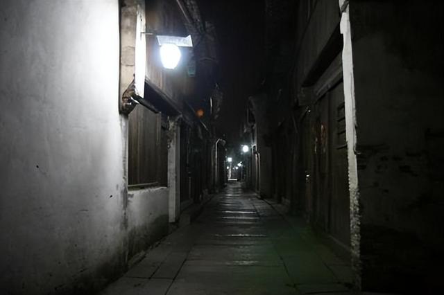 2010年,中国美女留学生在美国街头被侵犯致死,路人无一伸出援手
