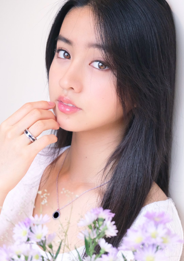 木村拓哉17岁女儿性感写真惹争议,裸上身秀身材,被指走歪路?