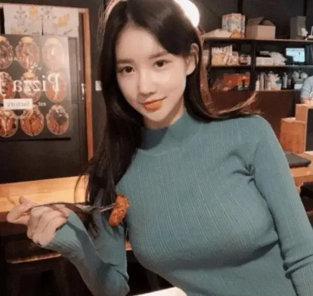 韩国仙女级DJ火了,“韩国第一女DJ”地位不稳,堪称“加强版”
