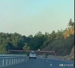 两妙龄女子宝马车顶划拳视频火了!不是“好嗨哟”是“超危险”!