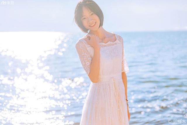 洱海边的白裙蕾丝少女,被网友誉为清纯女神