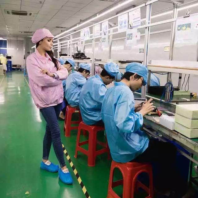乌克兰美女的斜杠人生:铁路工程师变网红,力推中国品牌