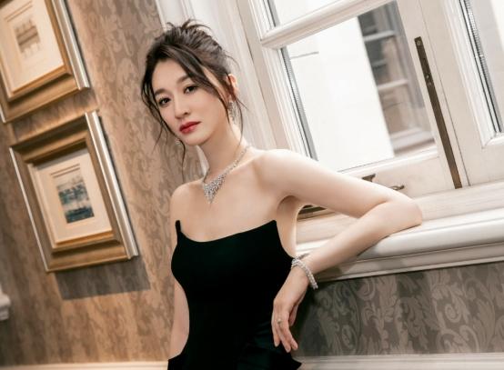 李小冉的胸,闫妮的腿,殷桃的腰,这6位中年女星性感起来迷死人