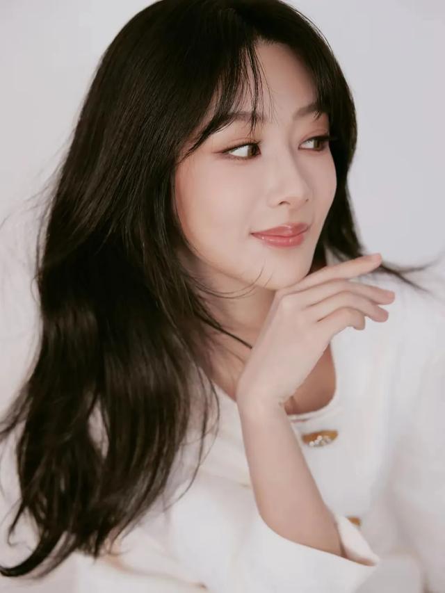 北京美女明星:颜值与才华共璀璨