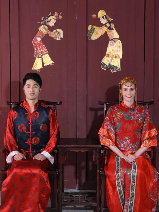 湖北小伙娶澳洲美女,婚后生俩娃,媳妇年入40万,小伙成全职奶爸
