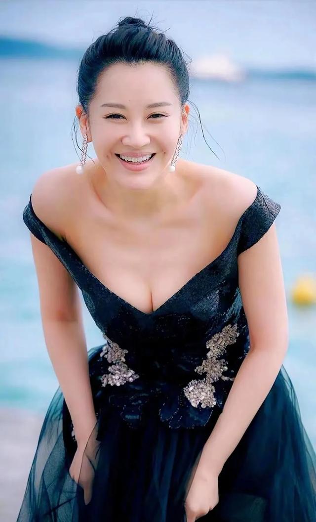 北京美女明星:颜值与才华共璀璨