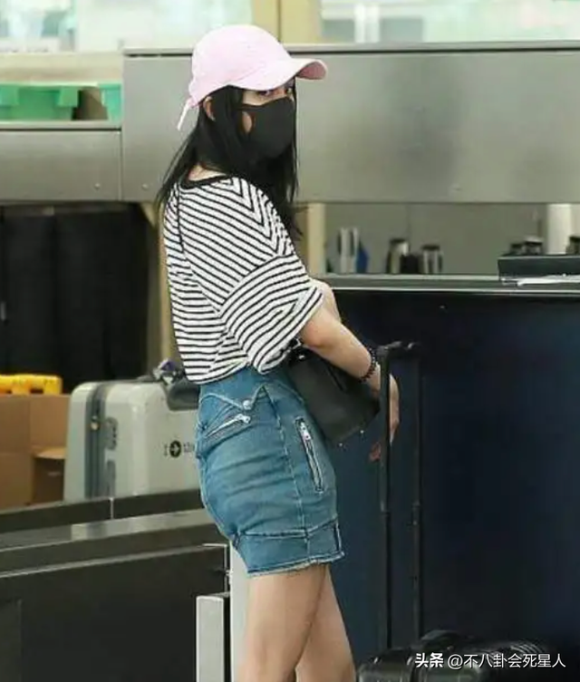 赵丽颖的副乳,杨幂的扁屁股,鞠婧祎的腿,女明星的身材也很真实