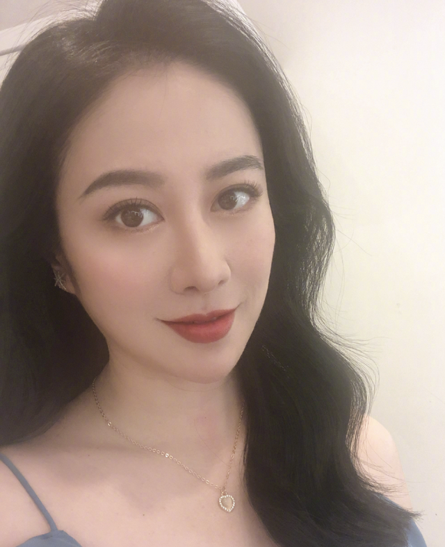 叶璇“变脸”?6位港风女神容颜大改:有的圆脸变尖脸,有的脸僵