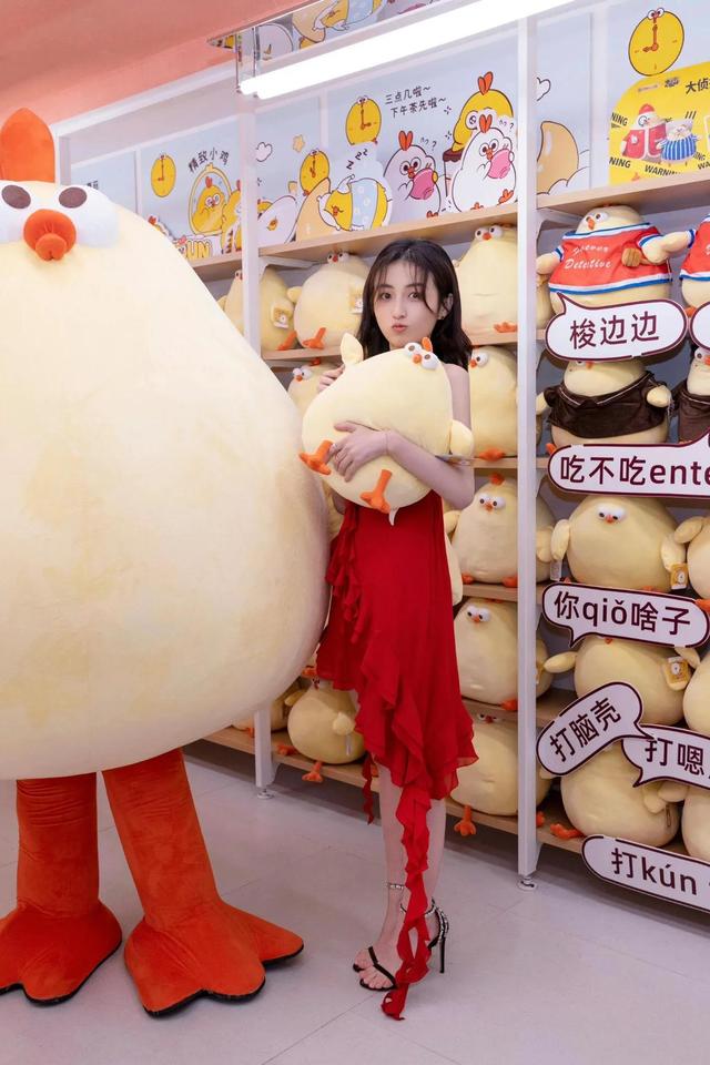 张子枫|嫩白美腿