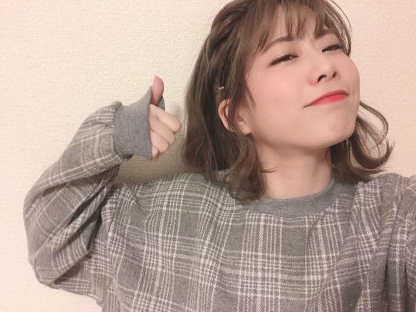 丰满车灯夺人眼球!日本正妹偶像 奥津マリリ 美照赏