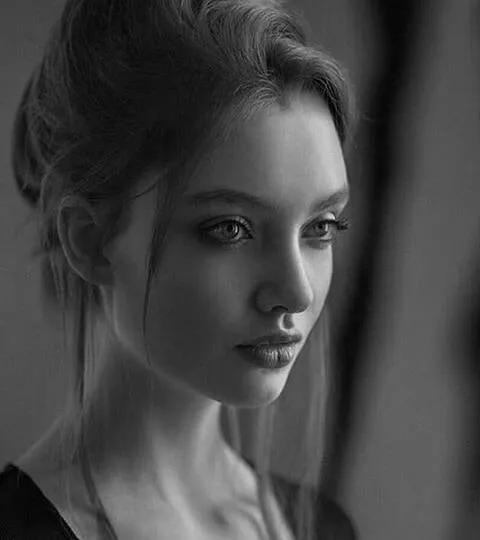 极品自然光美女人像,性感迷人