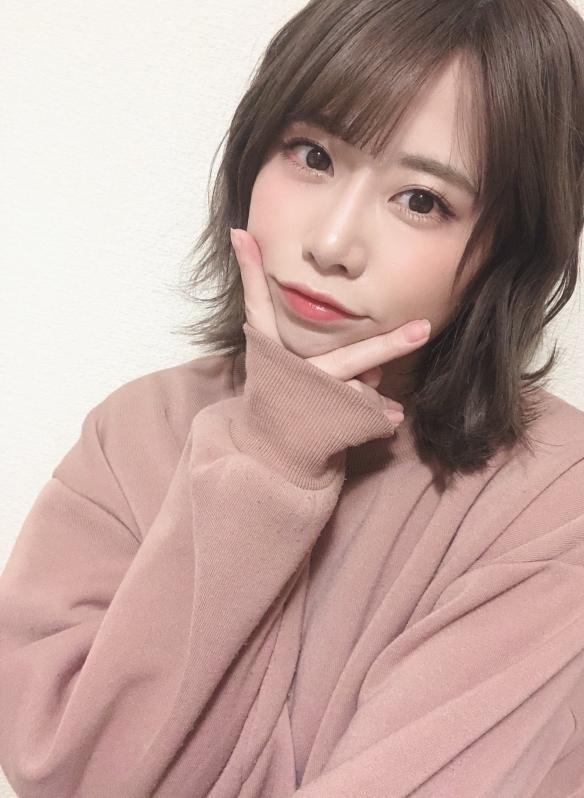丰满车灯夺人眼球!日本正妹偶像 奥津マリリ 美照赏