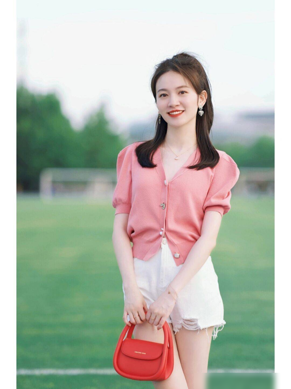 有“御姐范”的女人就是打扮,4套穿搭让你从普通到惊艳,超好看