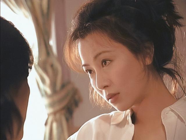 “短发女神”袁洁莹的香艳情史,和她的出道经历