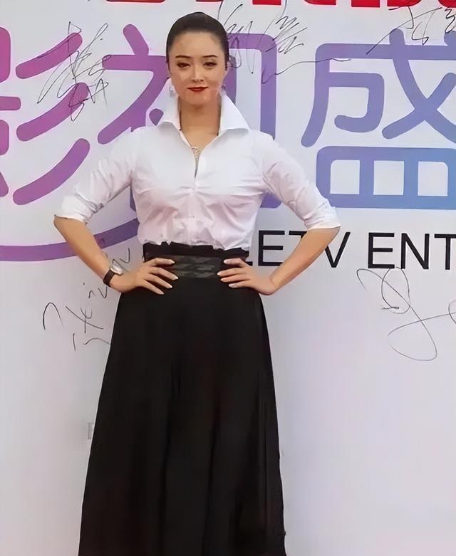 肉感女神蒋欣太丰满了!大胸肥臀,匀称、前凸后翘身材太迷人 -