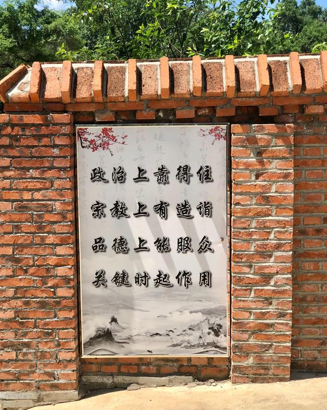 31张罕见图片,越南世界小姐上最受欢迎的美女,乌克兰女兵
