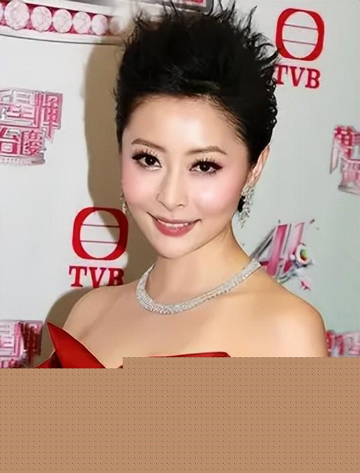 明明长得风情万种,却演土掉渣的“丑女”,这5位女星谁更辣眼睛
