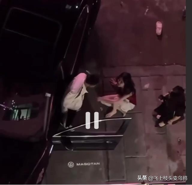 刺激!长腿美女小姐姐被暴揍