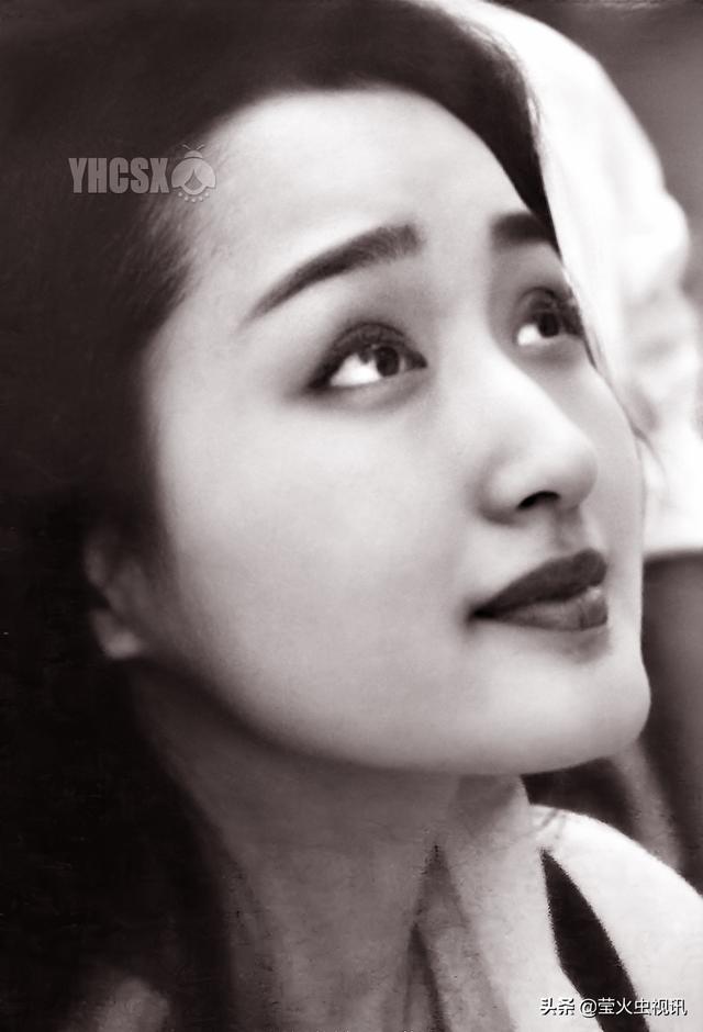 20年前的杨钰莹真如传说那么美吗?一组黑白老照片,给你答案