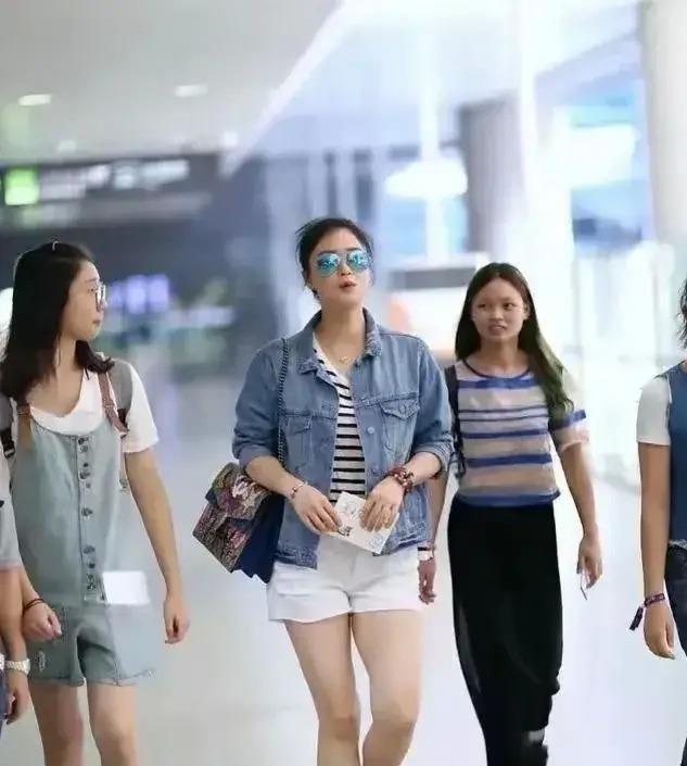肉感女神蒋欣太丰满了!大胸肥臀,匀称、前凸后翘身材太迷人 -