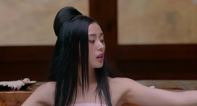 同样是“美人出浴”,有的清纯妩媚惹人怜,剩下的只想摁水里