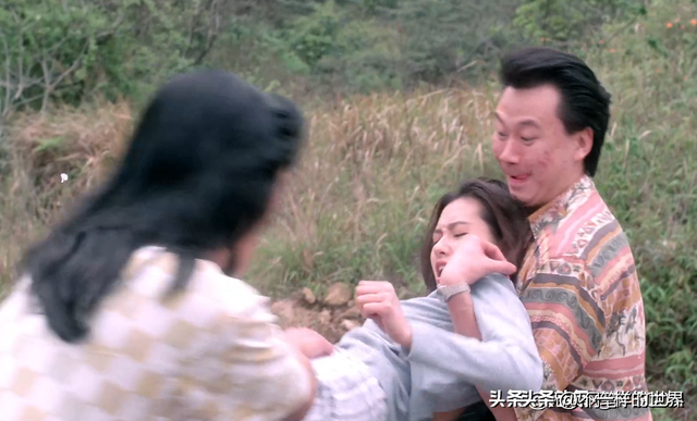 真正的水蜜桃美胸,不羁放荡展露自己身材的李丽珍