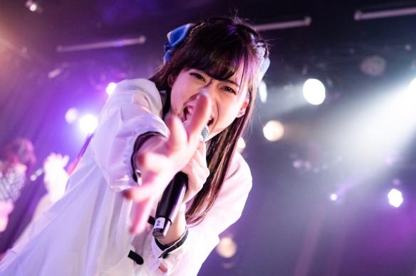 丰满车灯夺人眼球!日本正妹偶像 奥津マリリ 美照赏