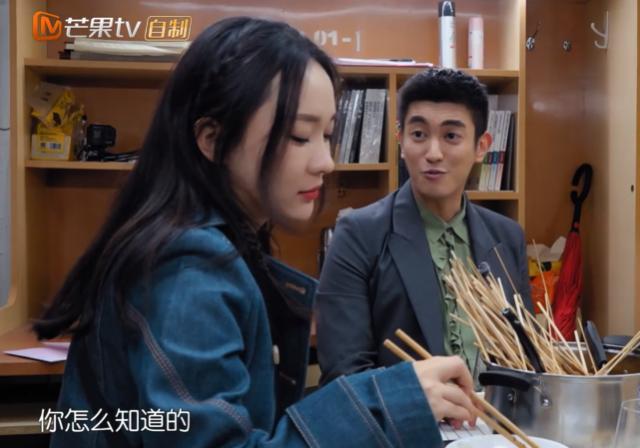 霍思燕一脱成名,现场揉捏杜江的翘臀,曾和黄奕大打口水战