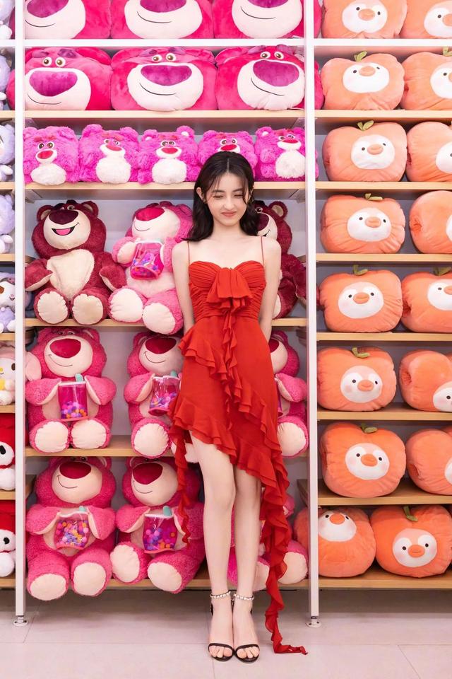 张子枫|嫩白美腿