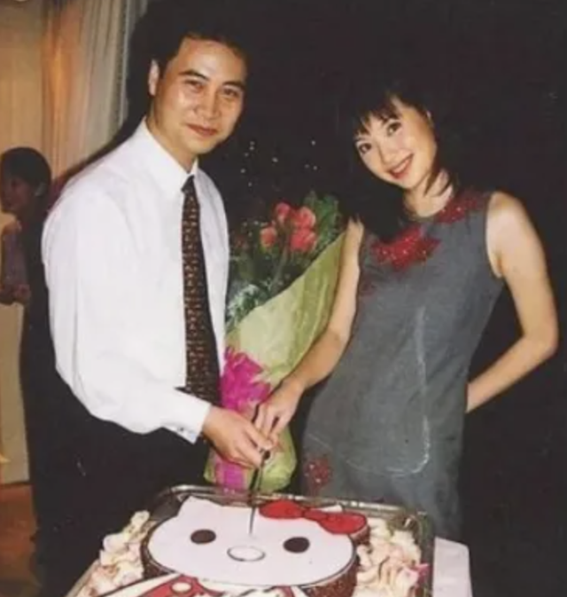 叶璇“变脸”?6位港风女神容颜大改:有的圆脸变尖脸,有的脸僵